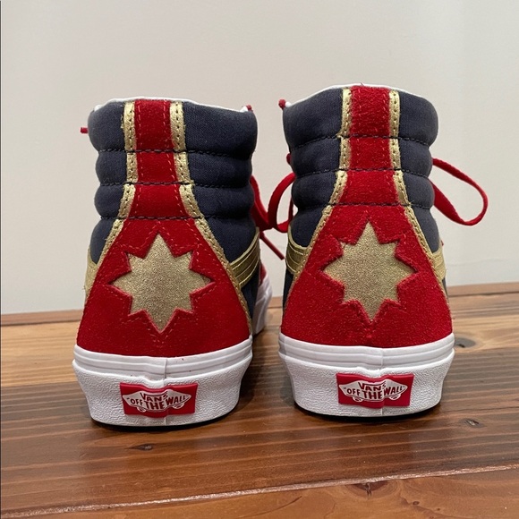 Vans Sk8-Hi Marvel Captain Marvel/ Wonder Woman Sneakers Men’s 6.5 Women’s 8 - Picture 5 of 13